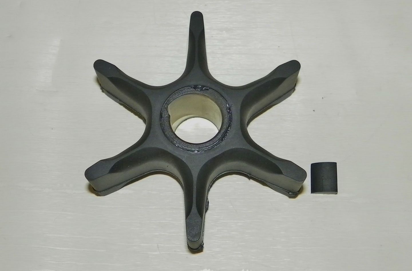 Johnson / Evinrude 40-75 Hp Wedge Type Impeller 700-300 0389557, 0396723, 03967