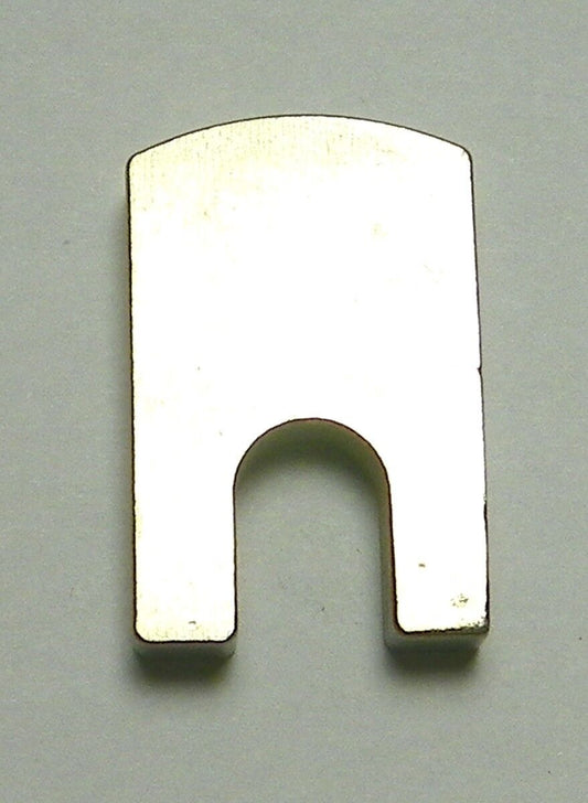 WSM BEARING CARRIER RETAINER TAB JOHNSON EVINRUDE 100 - 250 HP -445-136, 0333957